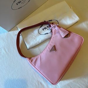 Prada Re-edition 2000 handbag